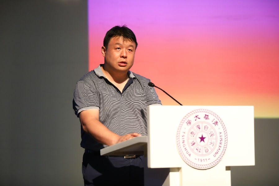 (系友代表张伟教授致辞).jpg